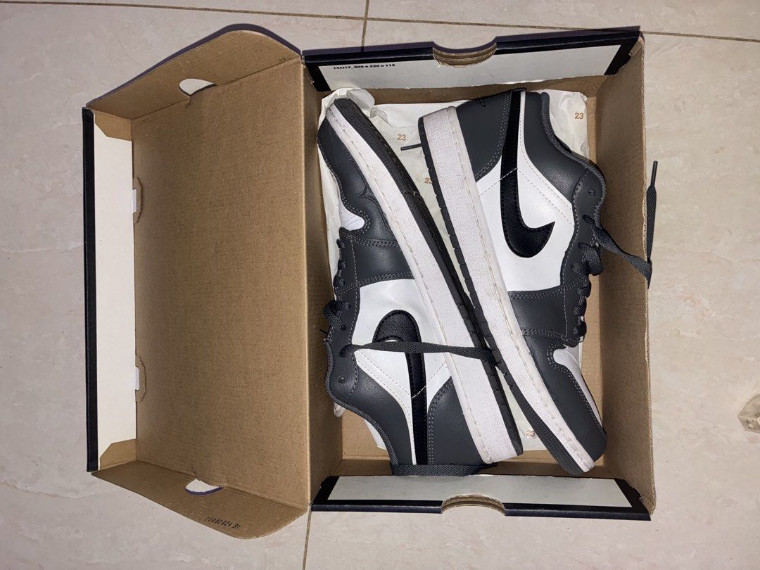 J1 Low Iron Grey (Category: Shoe inserts & accessories) located in Manila. Submitted by marcraphael (Listing ID 1467423994, Image 3). Description: With box Need cleaning lang onti Unli check 100% original Rfs: need funds Issue: may gusot lang onti sa bandang toe gawa ng masyadong malaki sakin ang size nasa pic itsura and medyo nabura onti yung logo sa loob ng shoes kakasuot Size 10 US Size 9 UK Loc: mnl/pasay/makati for meet ups Can do lalamove (