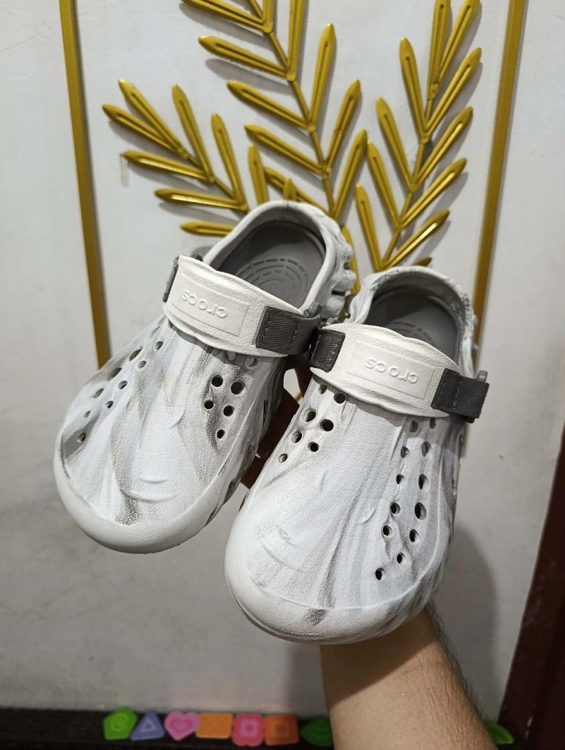 J3 echo clogs tie dye (Category: Slippers and slides) located in Mandaluyong City. Submitted by kasoysoythrift28 (Listing ID 1467446469, Image 2). Description: j3 22cm legit.