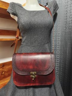 (Category: ) located in . Submitted by queenlyne_vintage_rare_finds (Listing ID 1467467594, Image 1). Description: .