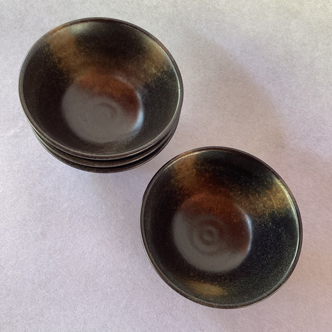 Japanese Bowl (Chawan / 茶碗) (Category: Vases & Decorative Bowls) located in Davao. Submitted by atbpshop192593 (Listing ID 1467406175, Image 3). Description: Php150 each (4 available) Japanese Bowl (Chawan / 茶碗) H: 3.2 inches L: 6 inches Please REVIEW PHOTOS We use 100% repurposed packaging materials SF starts at Php70 via Flash Express First to pay.