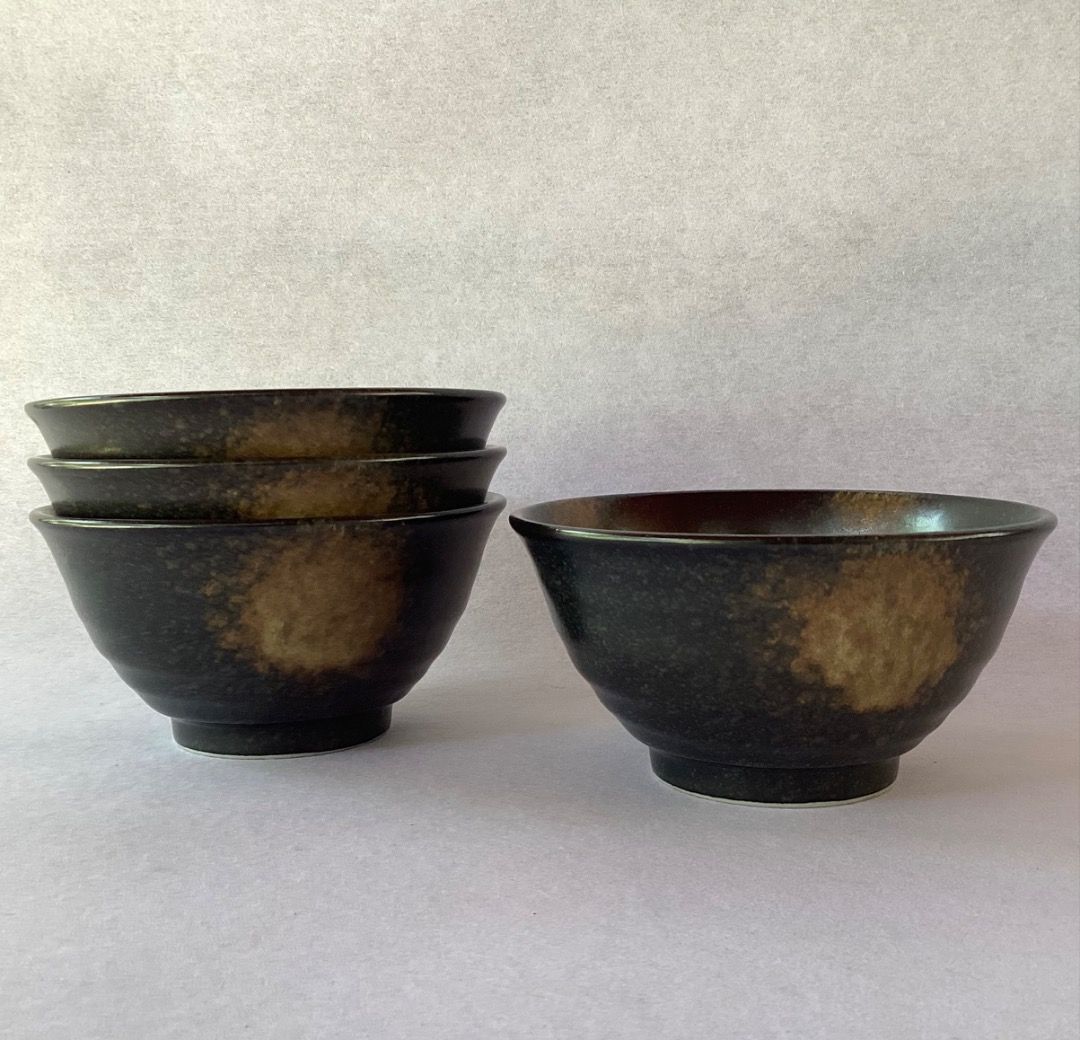 Japanese Bowl (Chawan / 茶碗) (Category: Vases & Decorative Bowls) located in Davao. Submitted by atbpshop192593 (Listing ID 1467406175, Image 1). Description: Php150 each (4 available) Japanese Bowl (Chawan / 茶碗) H: 3.2 inches L: 6 inches Please REVIEW PHOTOS We use 100% repurposed packaging materials SF starts at Php70 via Flash Express First to pay.
