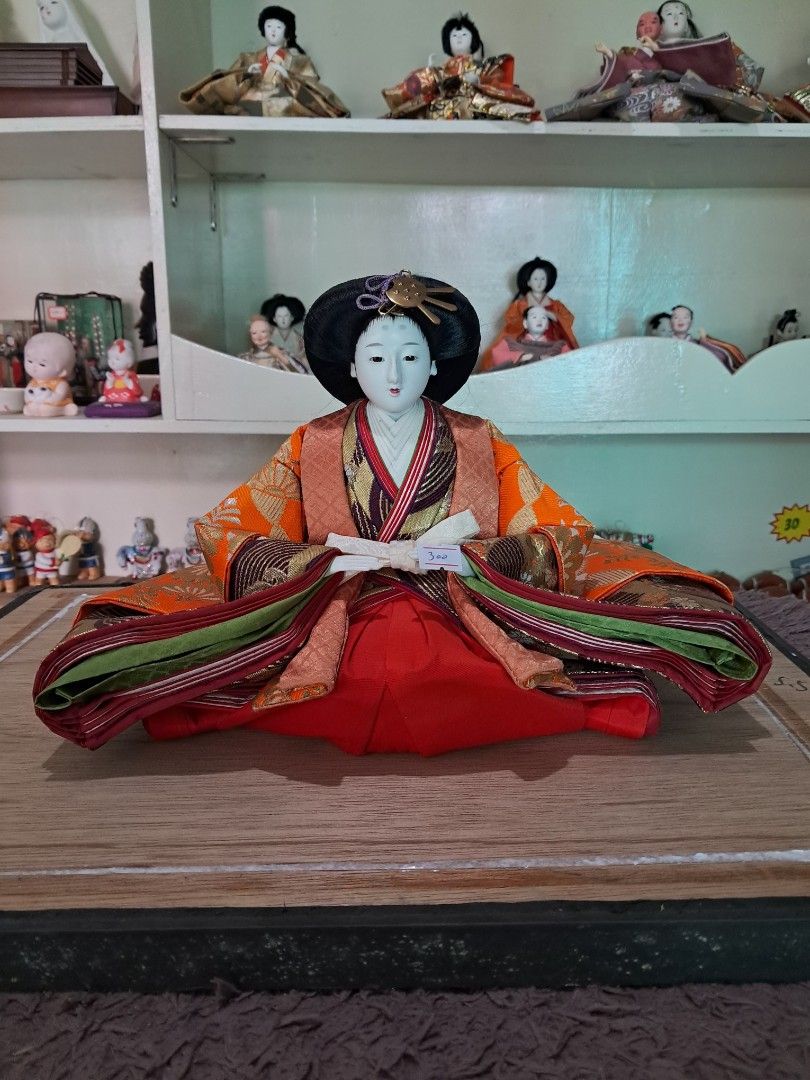 Japanese doll empress (Category: Vintage Collectibles) located in Cavite. Submitted by secretjapansurplus (Listing ID 1467410944, Image 1). Description: for lalamove only.