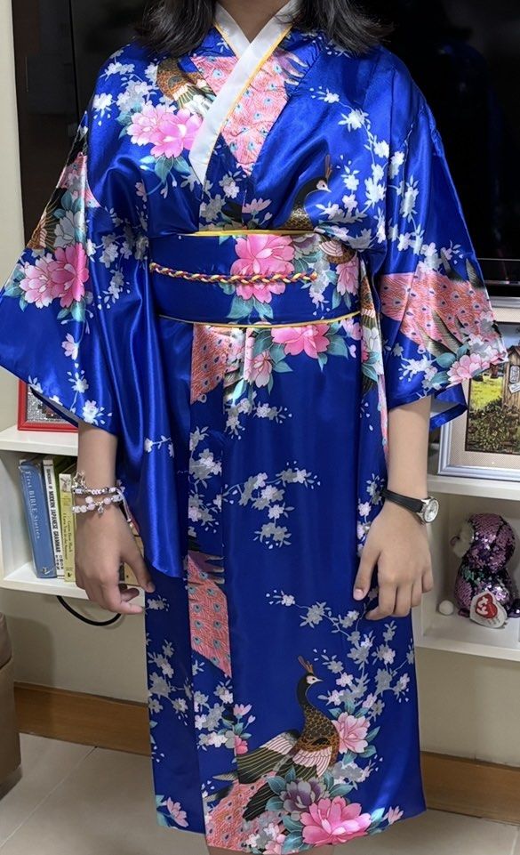 Japanese Kimono set (Category: Dresses) located in Manila. Submitted by jjhun (Listing ID 1467383915, Image 1). Description: Selling for 700. Can meet (Makati or Taguig) or deliver (Shoulde by buyer).
