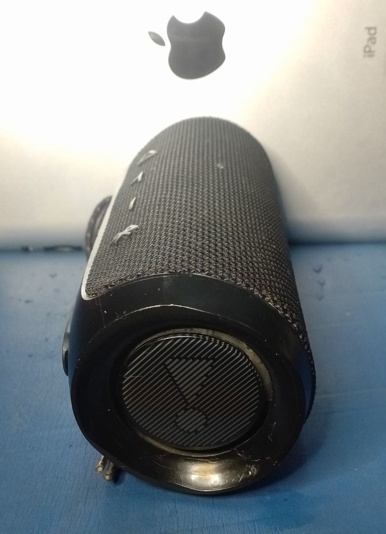 JBL Flip 4 Portable Bluetooth Speaker B orig (Category: Soundbars, Speakers & Amplifiers) located in Marikina City. Submitted by slyrambo19 (Listing ID 1467592200, Image 3). Description: orig JBL Flip 4 Bluetooth speaker waterproof & splash proof superb sound quality no crackling sound it has an app on Playstore or appstore JBL connect+ means u can connect 2 or more JBL speaker at the same time. good battery life comes with charger and cable nego