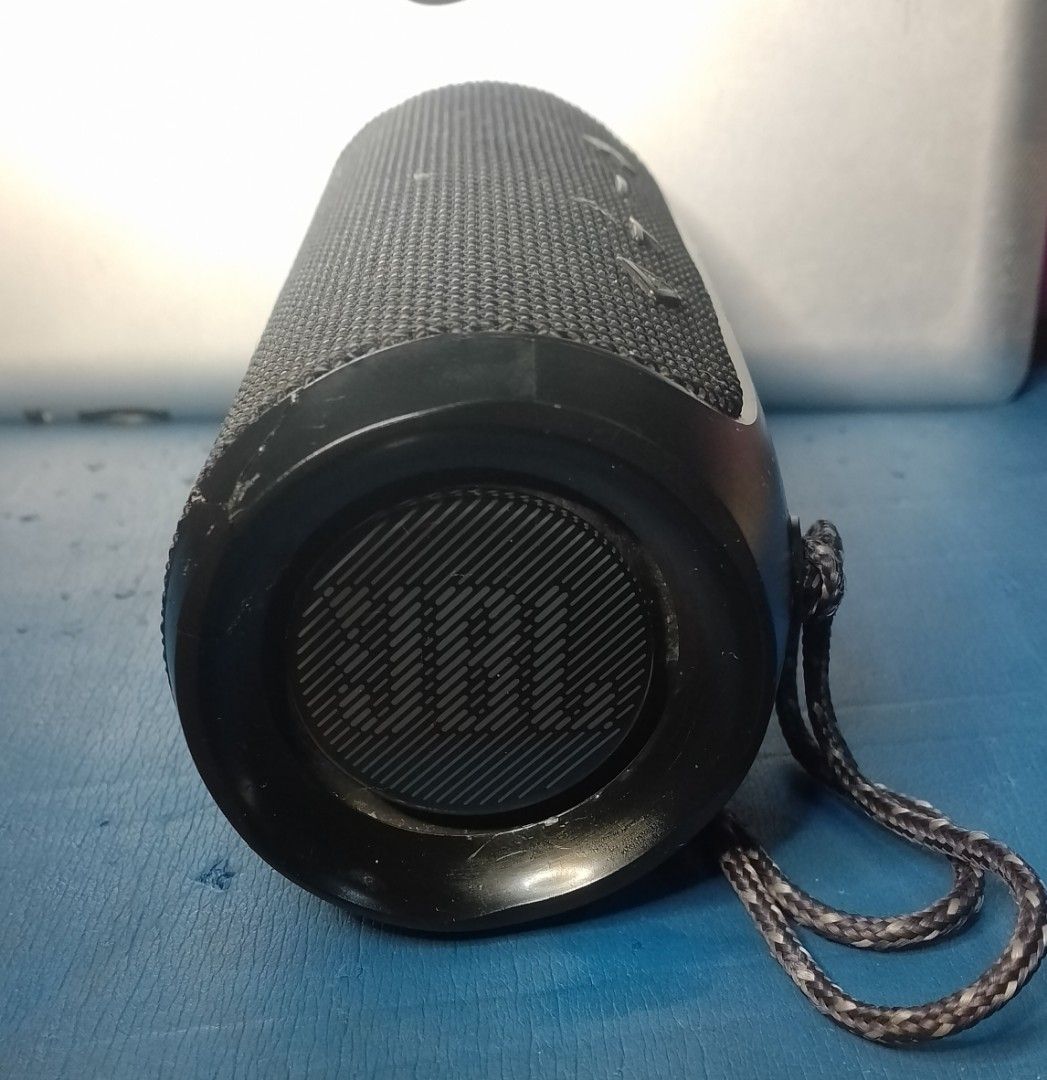 JBL Flip 4 Portable Bluetooth Speaker B orig (Category: Soundbars, Speakers & Amplifiers) located in Marikina City. Submitted by slyrambo19 (Listing ID 1467592200, Image 2). Description: orig JBL Flip 4 Bluetooth speaker waterproof & splash proof superb sound quality no crackling sound it has an app on Playstore or appstore JBL connect+ means u can connect 2 or more JBL speaker at the same time. good battery life comes with charger and cable nego