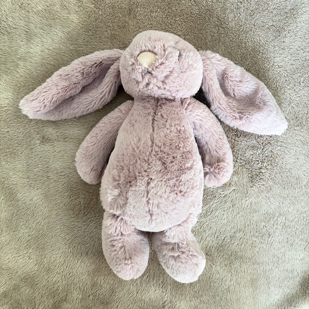 Jellycat Bashful Luxe Rosa (Category: Plushies & Soft Toys) located in San Juan City. Submitted by _ands_ (Listing ID 1467464794, Image 1). Description: - Good as new; no flaws.