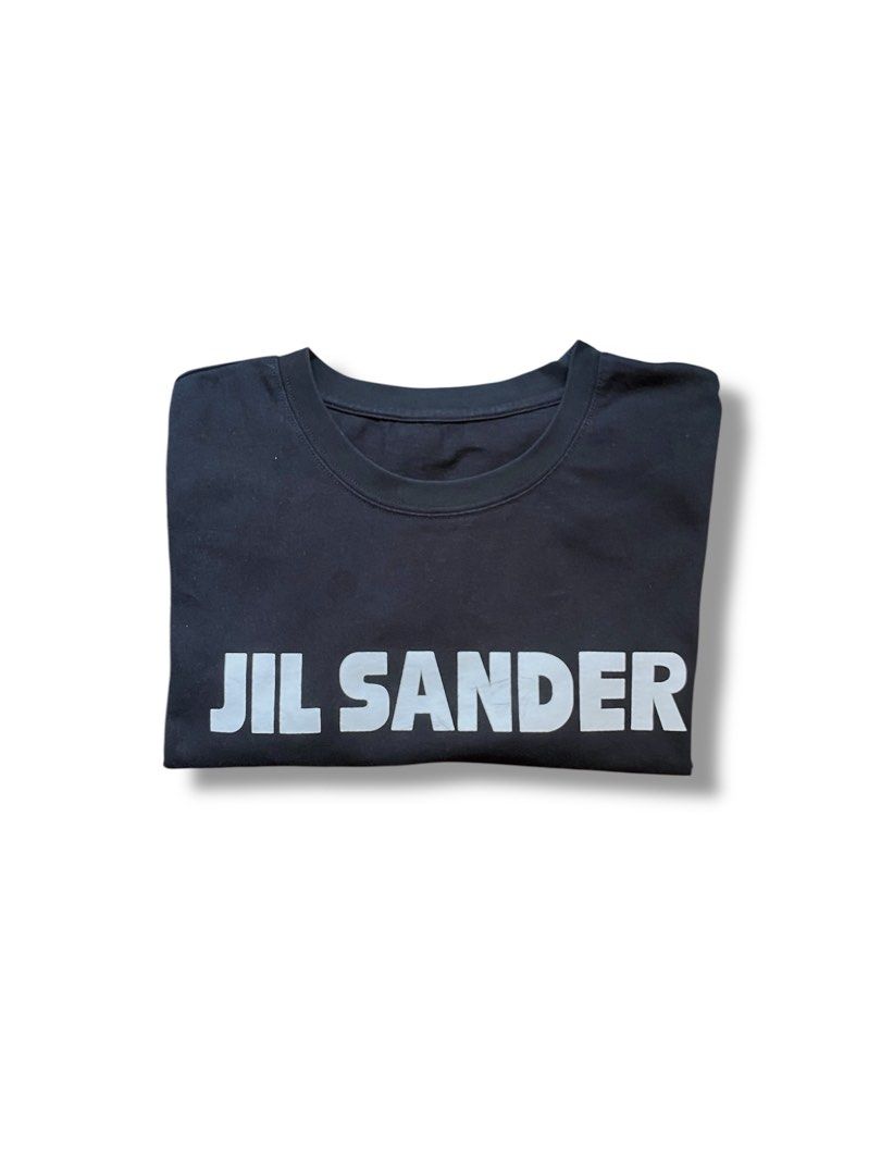 Jil Sander Big Script Boxy Tee (Category: Tshirts & Polo Shirts ) located in Tabaco. Submitted by thriftyarchives (Listing ID 1467475526, Image 2). Description: Cut tags Fits M Boxy Fit 21x26in. Color rate: 9.8/10 .