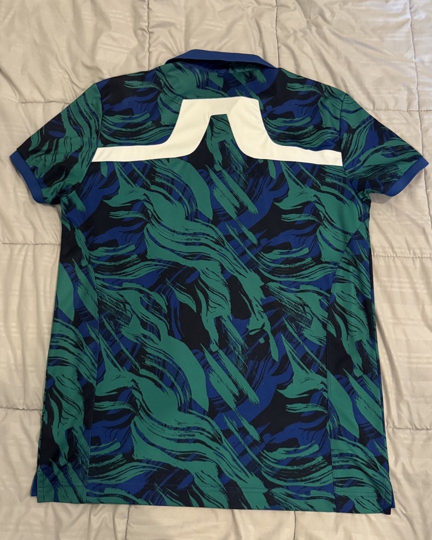 j.lindeberg Golf Polo (Category: Tshirts & Polo Shirts ) located in Manila. Submitted by vdoozy (Listing ID 1467430152, Image 2). Description: J Lindeberg Polo Shirt Large on tag Length 31 inches Width 21 inches Price is final Location: Katipunan, Quezon City.