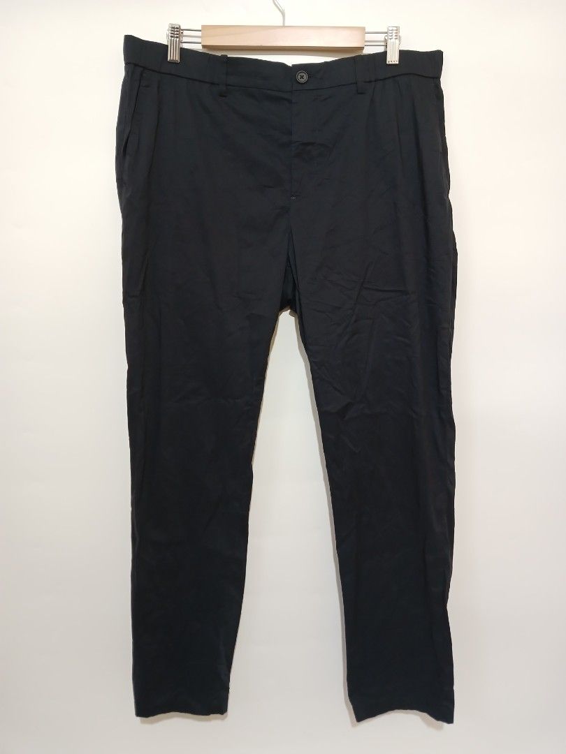 j.lindeberg TAPER PANTS/TROUSER LIGHTWEIGHT (Category: Trousers) located in Ozamiz City. Submitted by 2nd.sight (Listing ID 1467439581, Image 1). Description: *colr navy *needs wash b4 wearing (fresh from bale) *no logo size: 185/88a on tag w: 37 l: 39.5 hem: 7.2 like new.