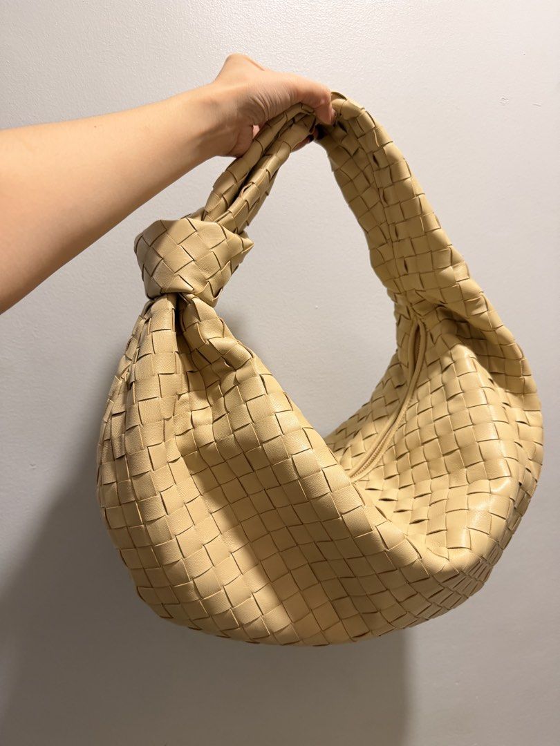 Jodie Large (Category: Luxury Bags & Wallets) located in Manila. Submitted by minimaison (Listing ID 1467572735, Image 1). Description: .