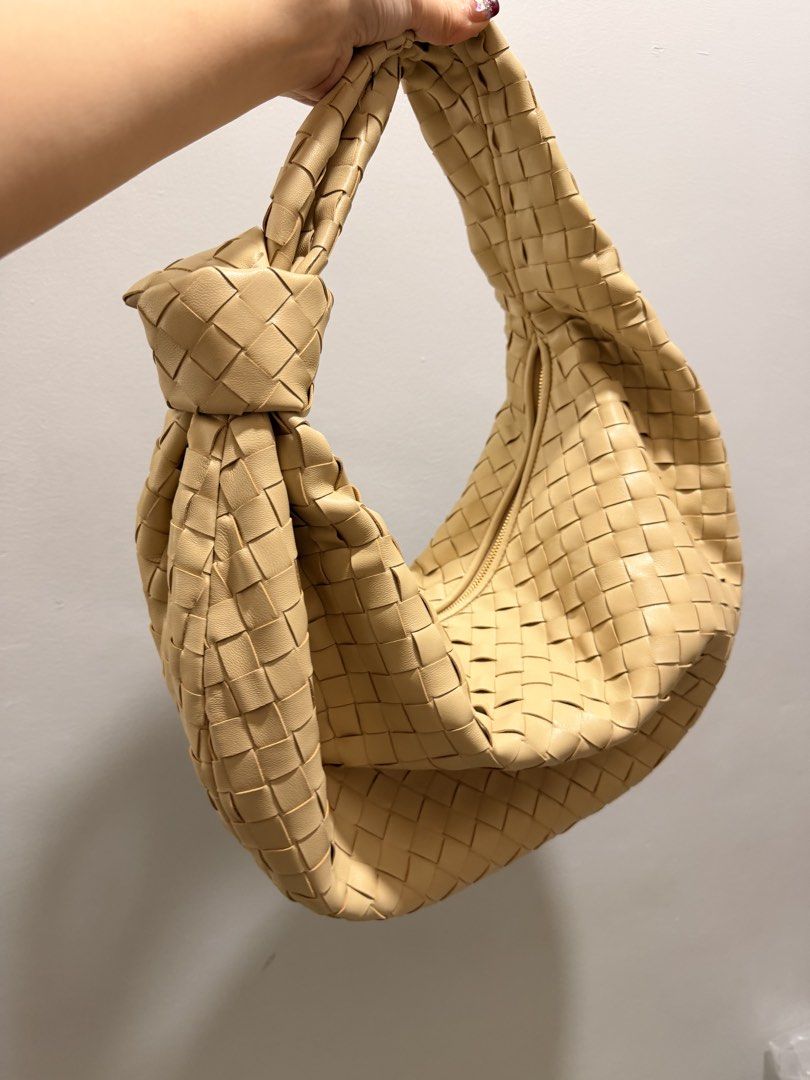 Jodie Large (Category: Luxury Bags & Wallets) located in Manila. Submitted by minimaison (Listing ID 1467572735, Image 3). Description: .