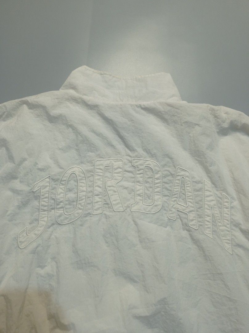Jordan (Category: Hoodies) located in Manila. Submitted by 1christiannnnnn (Listing ID 1467573239, Image 3). Description: Jordan Pullover script Xl on tags Excellent condition ✅ Color rate 10/10 Issue None As new 🥶 24 Width 28 Length 📥📥📥.