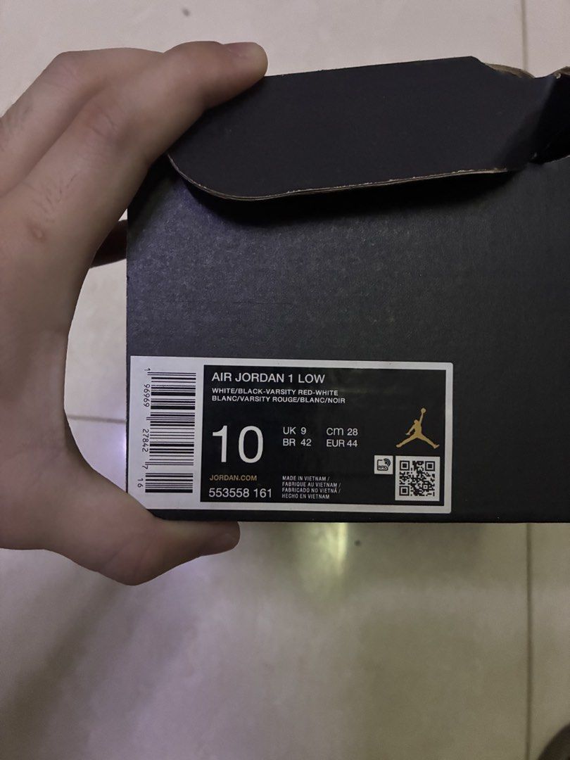 Jordan 1 Low "Bred Toe" 2.0 (2023) (Category: Sneakers) located in Manila. Submitted by marcraphael (Listing ID 1467423476, Image 3). Description: With box Need cleaning lang onti Unli check 100% original Still negotiable Rfs: need funds Issue: medyo nabura lang onti yung brand sa apakan sa loob ng sapatos kakagamit Size 10 US Size 9 UK Loc: mnl/pasay/makati for meet ups Can do lalamove (cod/cop).