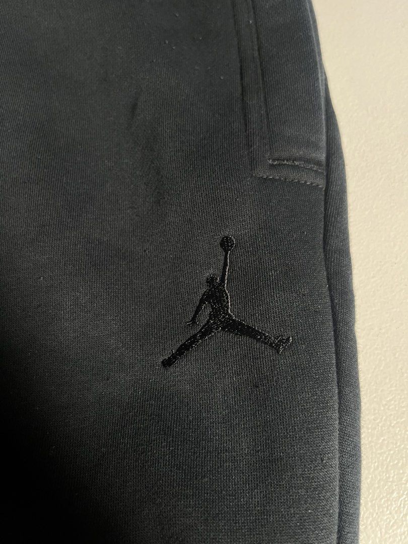 Jordan Black Sweatpants Size L (Category: Joggers) located in Candaba. Submitted by tristanpelayoo (Listing ID 1467490641, Image 2). Description: Jordan Brand Fleece Joggers Navy Blue. Panelled cut. Embroidered Jumpman. Size: W30 to 36 x L38 | Tag: L Condition: Excellent Thigh: 13 | Leg opening: 5 Minor dot stain only. For those who appreciate the quiet pieces. DM..