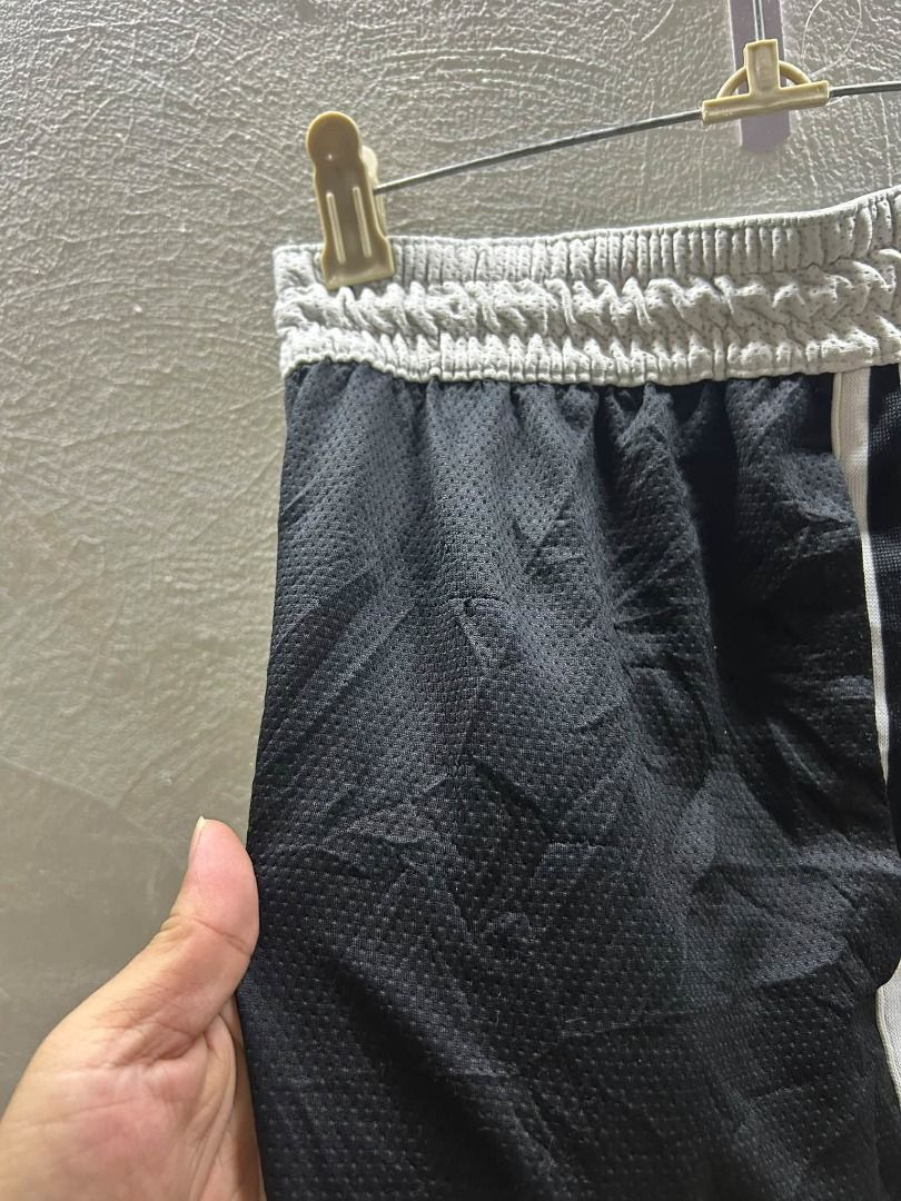 JORDAN DIAMOND SHORT (Category: Shorts) located in Caloocan City. Submitted by vntgxlocalsph (Listing ID 1467477349, Image 3). Description: DIMES : 29-33 x 20 x 12 ISSUE : MINIMAL RUNS .