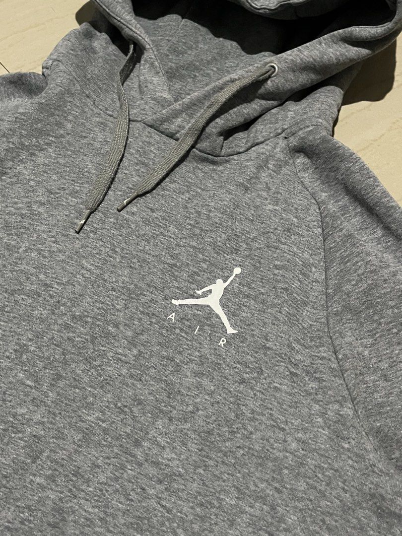 Jordan Hoodie (Category: Hoodies) located in Talisay. Submitted by arabell21 (Listing ID 1467583182, Image 2). Description: Good as new condition Size Large on tag W22 L29 Color rate 10/10 No issue.