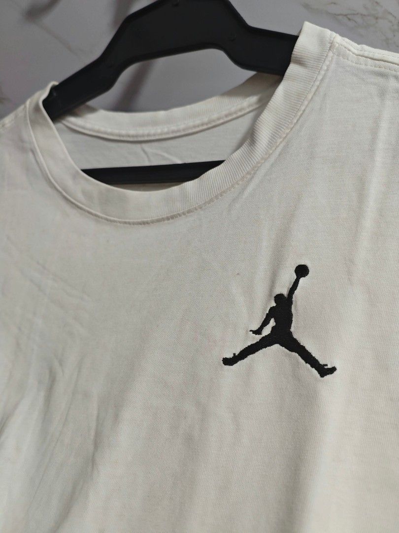 Jordan tee (Category: Tshirts & Polo Shirts ) located in Baguio. Submitted by vault62 (Listing ID 1467500226, Image 1). Description: may pinhole lang.