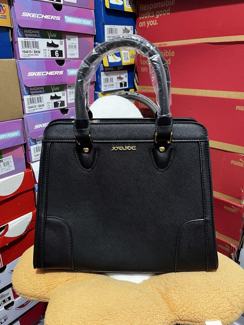 JOVANNI BAG FOR WOMEN (Category: Shoulder Bags) located in Manila. Submitted by renalyn1994 (Listing ID 1467497309, Image 1). Description: 100% ORIGINAL 100% BRANDNEW W/ DUST BAG W/ EXTRA SLING BEFORE: 2,000 NOW: 1,200 ONLY.