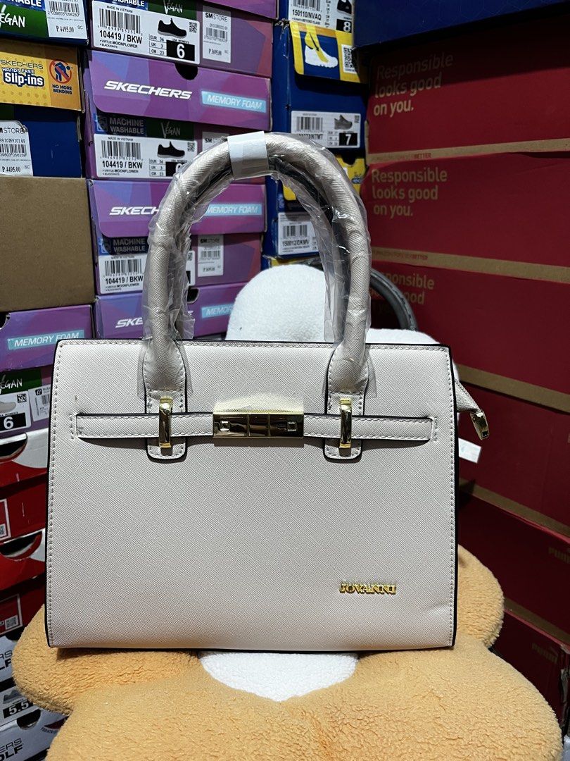 JOVANNI BAG FOR WOMEN (Category: Shoulder Bags) located in Manila. Submitted by renalyn1994 (Listing ID 1467497309, Image 2). Description: 100% ORIGINAL 100% BRANDNEW W/ DUST BAG W/ EXTRA SLING BEFORE: 2,000 NOW: 1,200 ONLY.