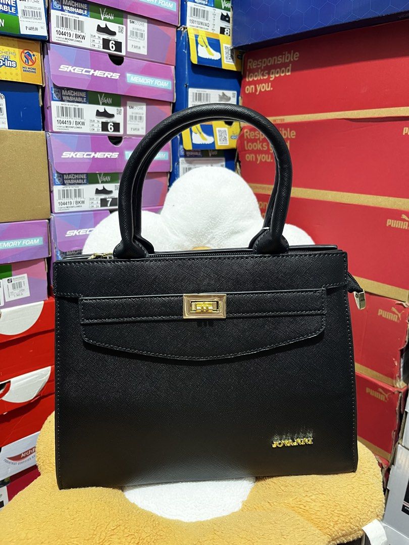 JOVANNI BAG FOR WOMEN (Category: Shoulder Bags) located in Manila. Submitted by renalyn1994 (Listing ID 1467497574, Image 1). Description: 100% ORIGINAL 100% BRANDNEW W/ DUST BAG W/ EXTRA SLING BEFORE: 2,000 NOW: 1,200 ONLY.