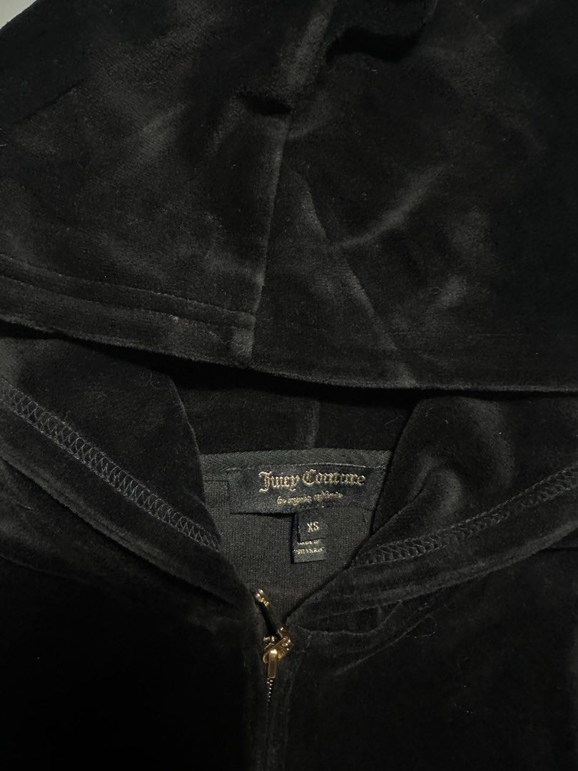 Juicy couture (Category: Coats, Jackets and Outerwear) located in Legazpi City. Submitted by lootsi (Listing ID 1467534175, Image 3). Description: .