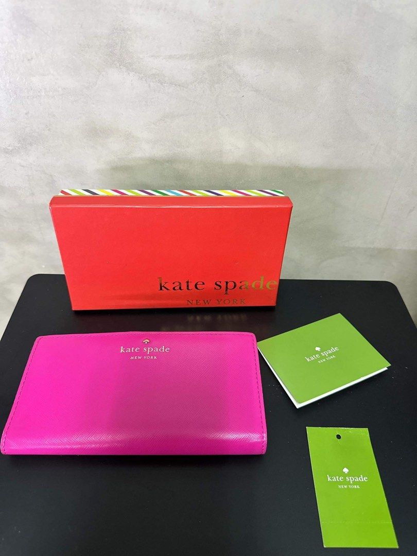 Kate Spade wallet (Category: Luxury Bags & Wallets) located in Manila. Submitted by mariadarna (Listing ID 1467457441, Image 1). Description: Kate spade wallet with box and care cards.