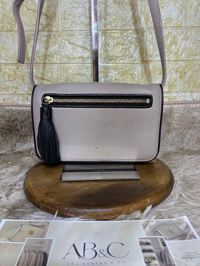 Kate Spade Wallet on Chain w/ Tassel (Category: Wallets & Card holders) located in Subic. Submitted by anabananaco. (Listing ID 1467403490, Image 2). Description: Guaranteed authentic 👌 preloved bag 👜 sourced from Japan 🇯🇵 .