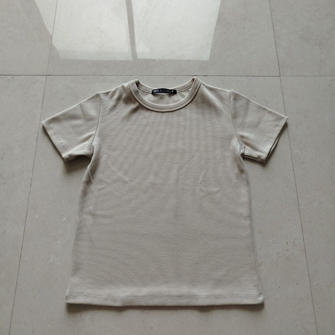 Khaki Zara Top (Category: Shirts) located in Quezon City. Submitted by wearpetalsph (Listing ID 1467412404, Image 1). Description: 📌 RFS: Decluttering 📌 Condition: Great 💯 🌸 Delivery and payment method: ➡️ Lalamove and gcash Feel free to PM for more details. Happy shopping! - Wear Petals PH 😊💖.