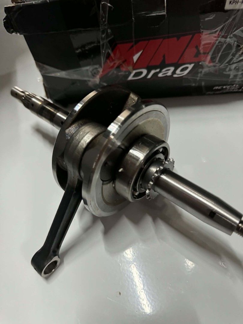 King Drag Crankshaft KPH (Category: Bicycles) located in Angeles City. Submitted by measaliman02351 (Listing ID 1467373610, Image 2). Description: - Brand: King Drag - Model: KPH - Build: Heavy-duty and solid - Condition: Brand new in original branded box, securely wrapped - Ideal for: Engine build and upgrade projects - Availability: Ready to ship/grab now.