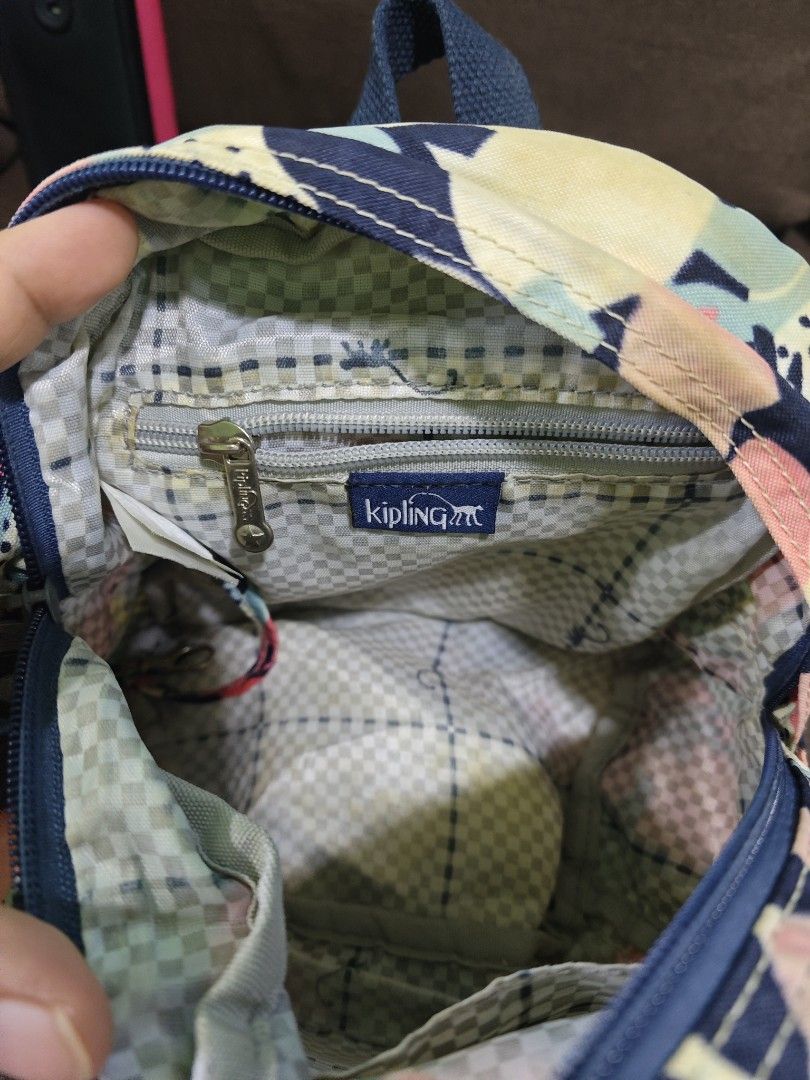 Kipling mini sling/backpack (Category: Backpacks) located in Pili. Submitted by zaneombao03491 (Listing ID 1467372508, Image 3). Description: .