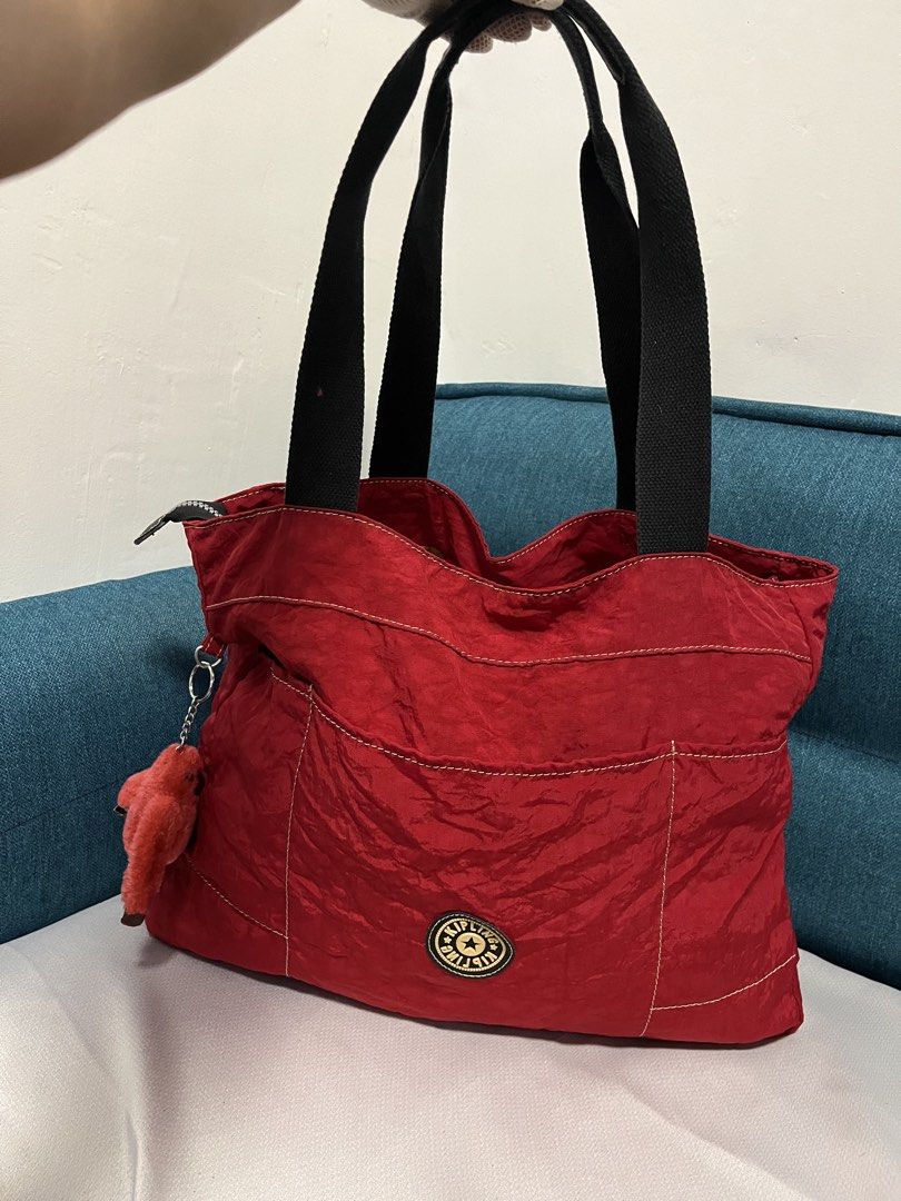 Kipling tote bag (Category: Tote Bags) located in Tacurong. Submitted by pearlitas_ukay (Listing ID 1467366179, Image 3). Description: KIPLING TOTE BAG Good as new Size large No flaws Color rate 9.9/10 Mine 1850 matic yours Thrifted •ukayukay.
