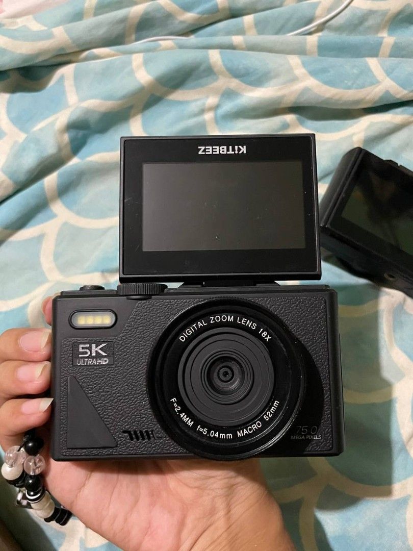 Kitbeez DigiCam (Category: Cameras) located in Manila. Submitted by polasolah (Listing ID 1467399838, Image 1). Description: Issue: few button need ipush ng madiin, aside from that everything is good. with memory card with box buyers shoulders shipping charger niya is type C so di ka mahihirapan hanapan.