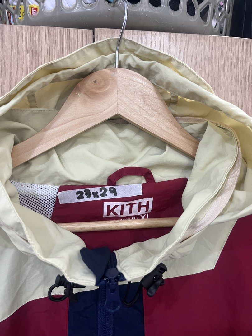 KITH Windbreaker (Category: Coats, Jackets and Outerwear) located in Mandaluyong City. Submitted by tatin_abad07 (Listing ID 1467548826, Image 2). Description: Kith Windbreaker Large, 23x29 Condition: 9.5/10 Issue: crackprints ₱550.00.