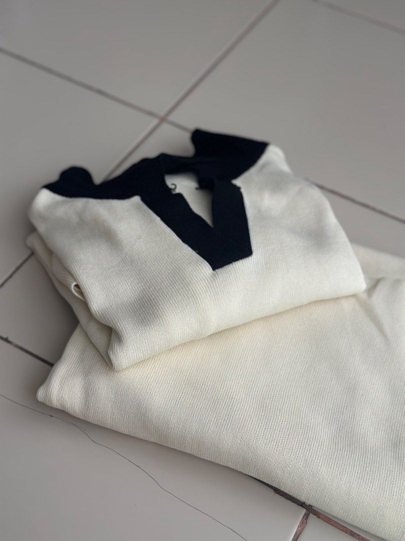 Knit Terno Set (Category: Sets or Coordinates) located in Makati City. Submitted by popmart (Listing ID 1467366996, Image 2). Description: Knit Terno Set Freesize, Stretchable Best fits M-L .