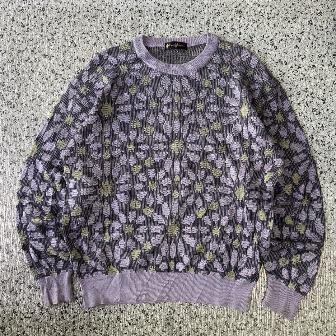 Knited Sweater (Category: Coats, Jackets and Outerwear) located in Baguio. Submitted by secondoption.ph (Listing ID 1467396750, Image 1). Description: Size medium Length 25 Width 22.