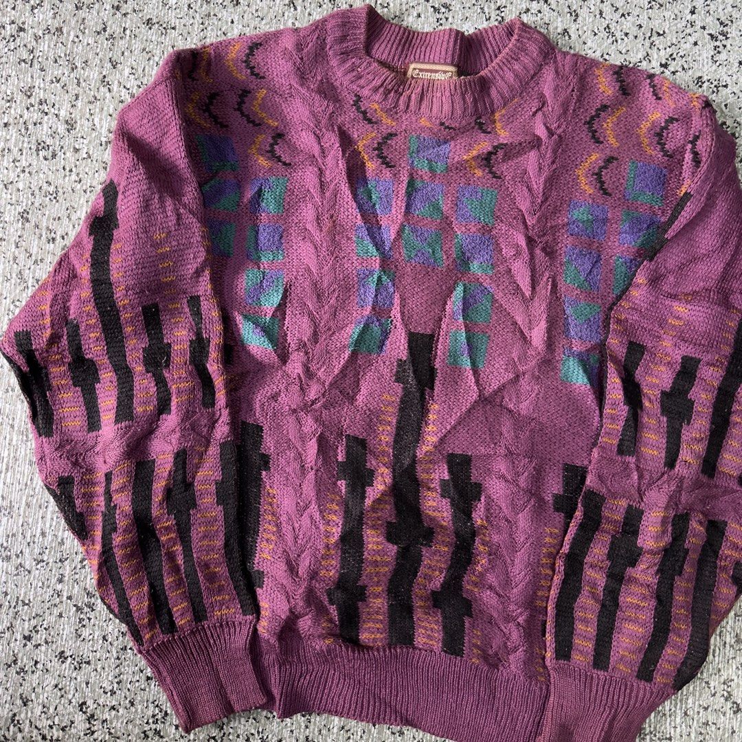 Knited Sweater (Category: Coats, Jackets and Outerwear) located in Baguio. Submitted by secondoption.ph (Listing ID 1467399124, Image 2). Description: size medium Length 24 Width 21.