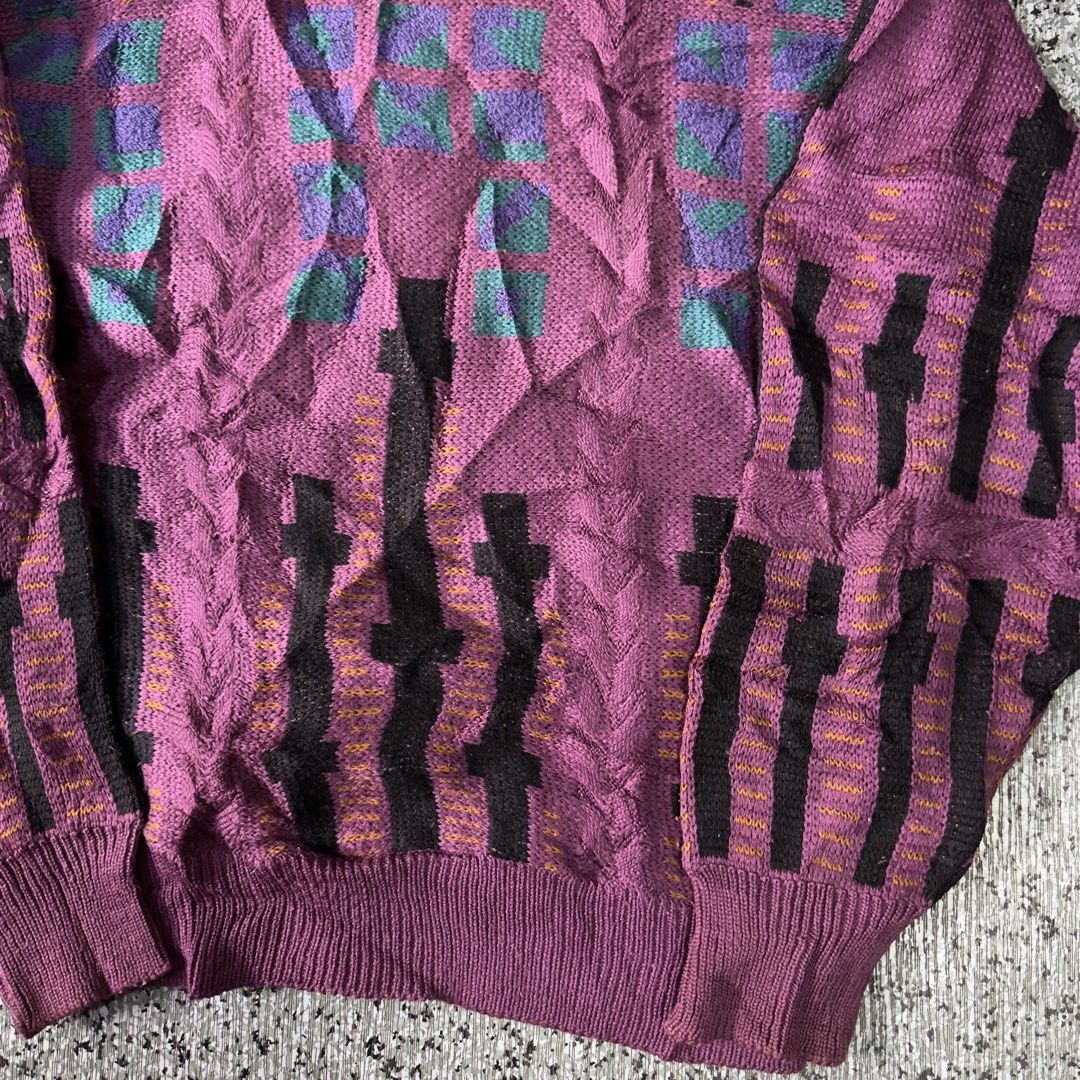 Knited Sweater (Category: Coats, Jackets and Outerwear) located in Baguio. Submitted by secondoption.ph (Listing ID 1467399124, Image 3). Description: size medium Length 24 Width 21.