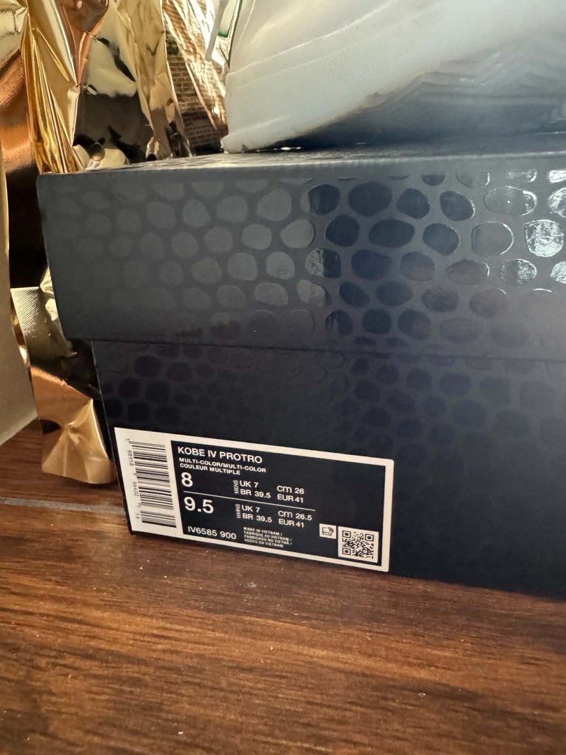 Kobe 4 Draft Day Minnesota Size 8 (Category: Sneakers) located in Santa Rosa. Submitted by shopjimstuff (Listing ID 1467486470, Image 3). Description: 9.8/10 condition Size 8 Used once Complete set with inclusions No flaws nor damages .