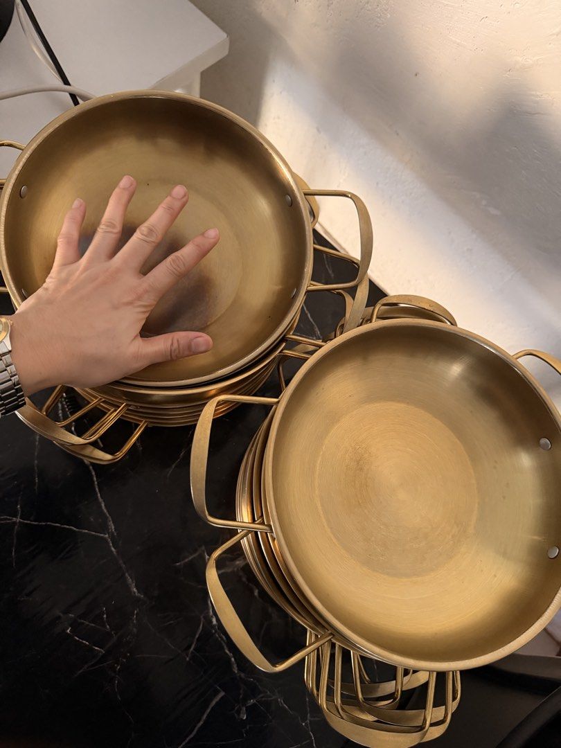 Korean gold ramen pot 22cm 17pcs set (Category: Cookware & Accessories) located in Mandaluyong City. Submitted by classymissy014 (Listing ID 1467548918, Image 1). Description: - Size: 22cm & 20cm diameter Ramen pot 2000 all in.