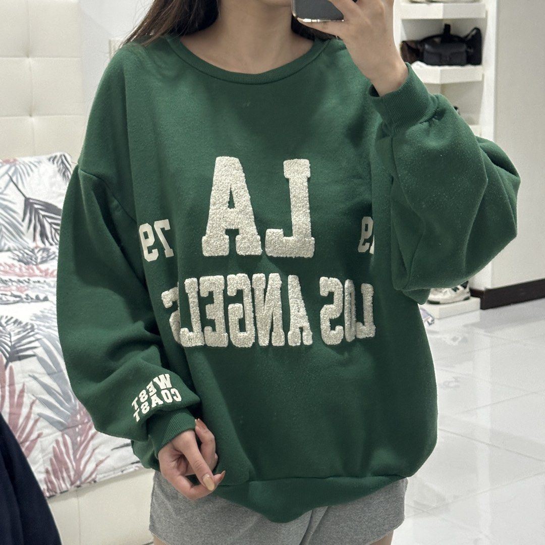 LA OVERSIZED SWEATER (Category: Coats, Jackets and Outerwear) located in Imus. Submitted by prelovedbyheaart (Listing ID 1467558993, Image 1). Description: RFS: DECLUTTERING • From states • all photos are mine • 1-day Reservation Only • No Refund/ No return • j&t, lbc, or lalamove courier only • gcash or bank transfer only.