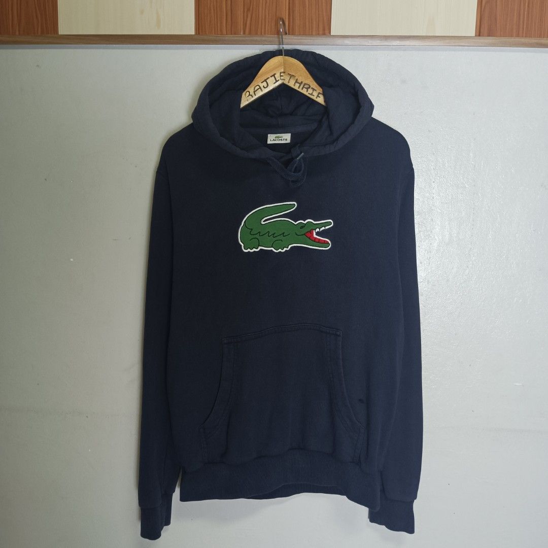 Lacoste Big Logo (Category: Hoodies) located in Marawi City. Submitted by rajieeee (Listing ID 1467525457, Image 1). Description: 500 only firm price Good Condition Color rate 9/10 Authentic 💯 23 by 28 Please check the photos for the issues.