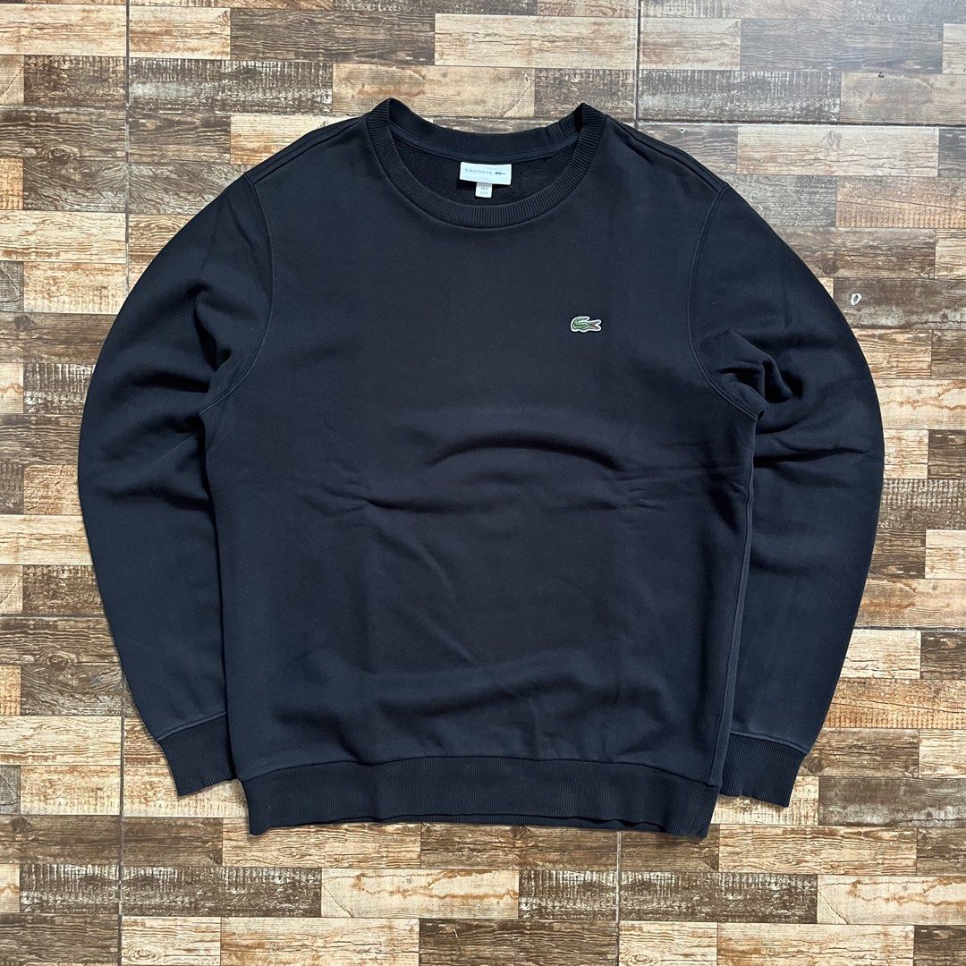 LACOSTE SWEATSHIRT (Category: Activewear) located in Davao. Submitted by 2known (Listing ID 1467476056, Image 1). Description: Likenew! Colorate 10/10 22’width | 27’length Issue none.