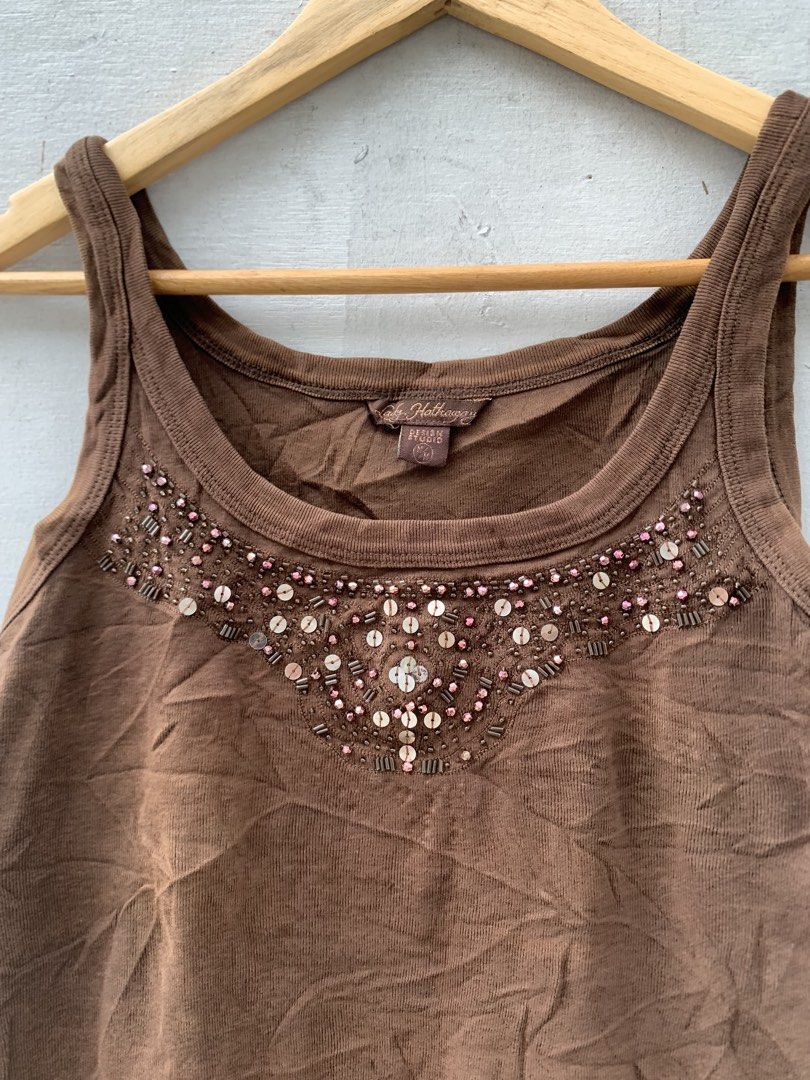 brown beaded tank top (Category: Sleeveless) located in Muntinlupa City. Submitted by pink.poppies (Listing ID 1467451408, Image 2). Description: .