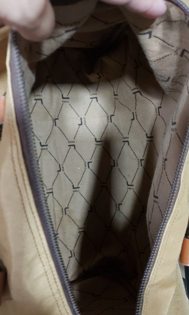 LANCEL nylon boston/speedy bag (Category: Tote Bags) located in Quezon City. Submitted by threetwotwo2ndaccount (Listing ID 1467366729, Image 3). Description: LANCEL nylon speedy/boston bag made in france no inclusion size: H-8",L-13" bawal sa maselan bawal sa barat.