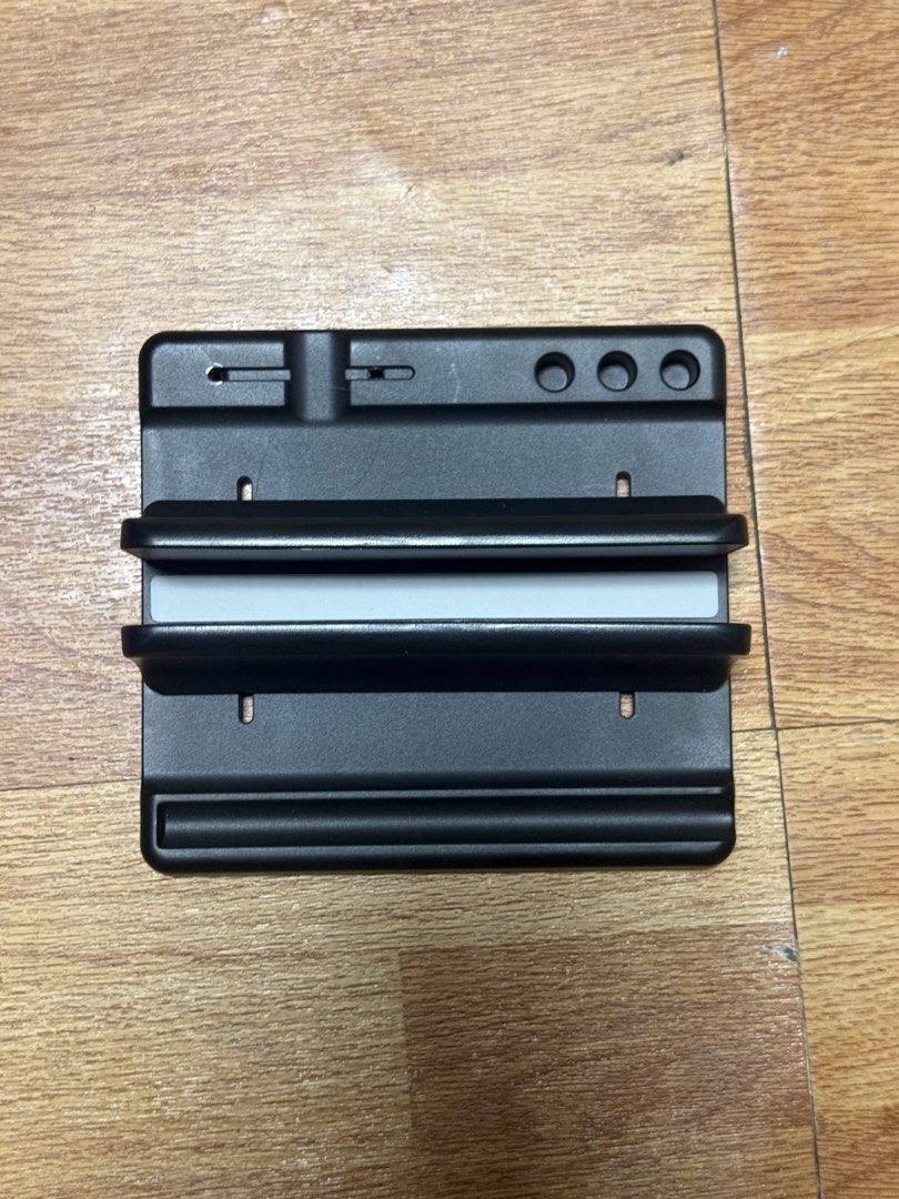 Laptop Stand (Regular or Vertical) (Category: Laptop Bags & Sleeves) located in Quezon City. Submitted by thewums (Listing ID 1467569589, Image 2). Description: Notes: 200 each Rfs: Decluttering.