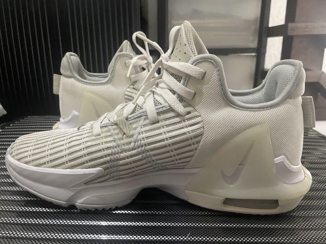 Lebron Witness VI EP (Category: Casual Shoes) located in Manila. Submitted by tetsuyaaaaa (Listing ID 1467448178, Image 3). Description: Lightly used Just dirty since its just been outside the box. (Still have the box). Price Negotiable.