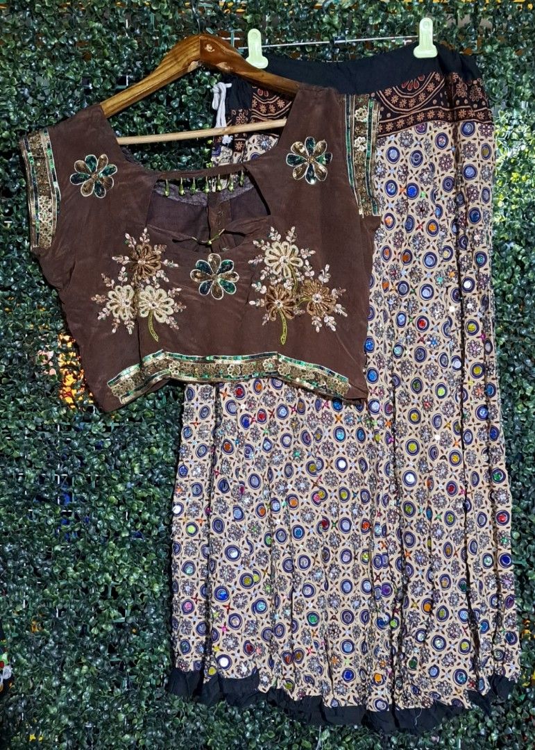 Lehenga indian wear (Category: Traditional & Ethnic wear) located in Batangas. Submitted by yanaspreloved1 (Listing ID 1467385796, Image 1). Description: Dimes Top 42x16 Skirt 18x35 With minor issue.