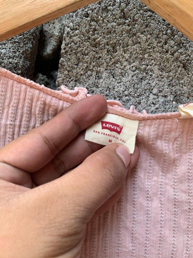 Levis (Category: Blouses) located in Davao. Submitted by terrencefinds (Listing ID 1467490702, Image 3). Description: LeviS tops button top Excellent condition.