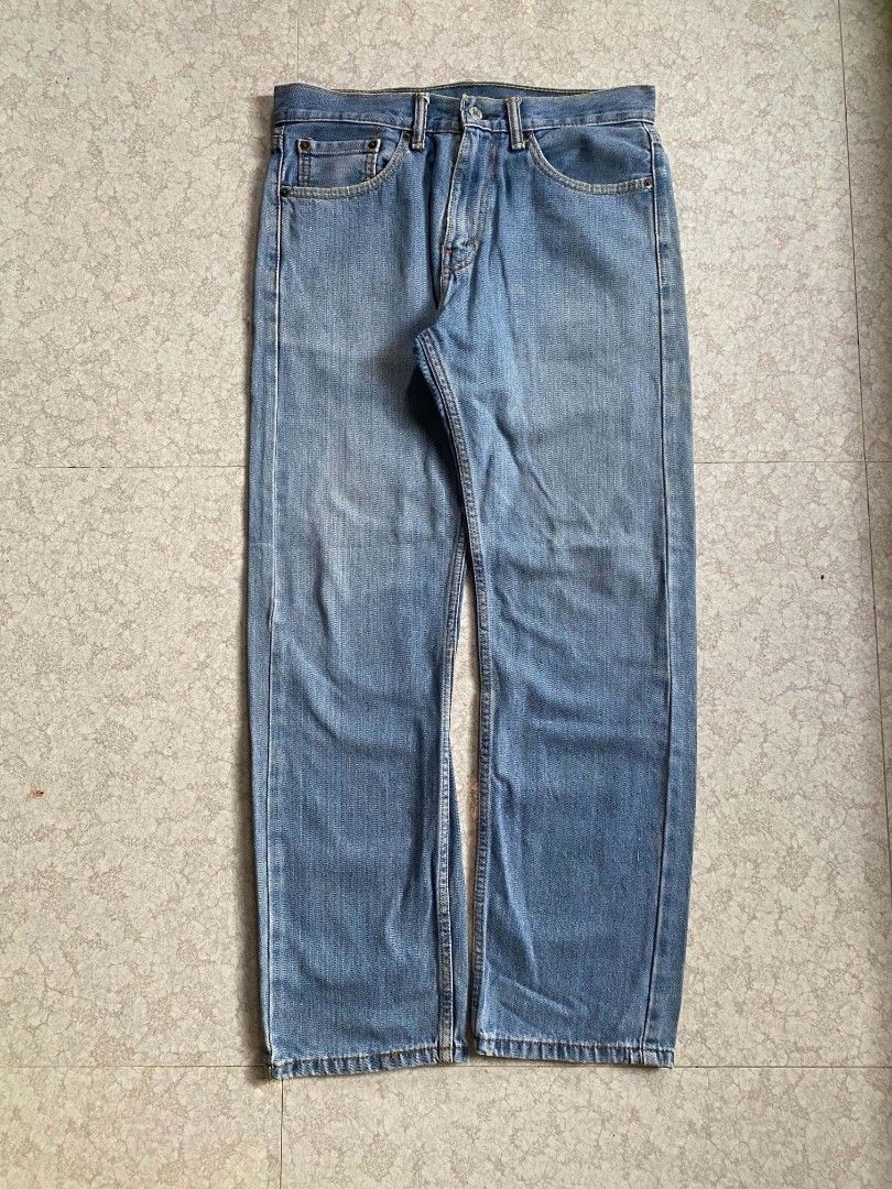 LEVI'S 505 (Category: Jeans) located in Laur. Submitted by itzeco999 (Listing ID 1467450908, Image 1). Description: Levis 505 699 plus ship.