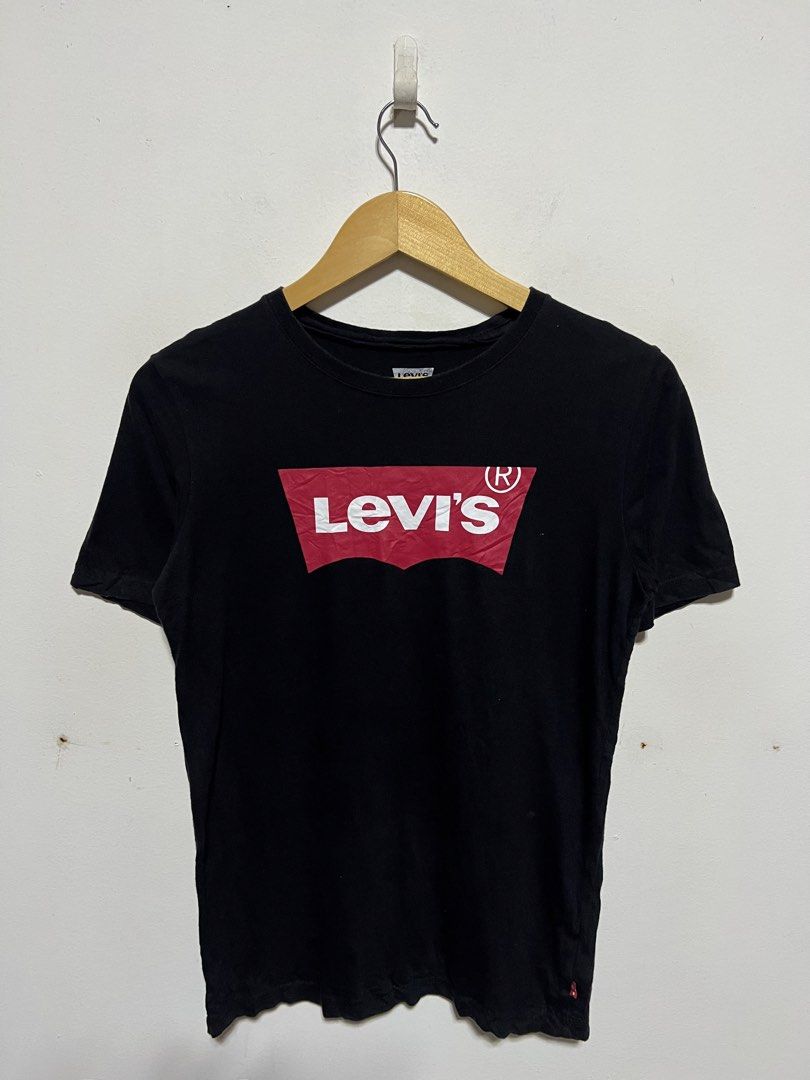 LEVIS BATWING LOGO TEE (Category: Shirts) located in Compostela. Submitted by kimoykimoy (Listing ID 1467459282, Image 1). Description: 🔘LËV1'S BATWING LOGO TEE FOR WOMENS🔘 Small Dimension: 18x25 Color rate & Condition: 9.5/10 Issue: Pinhole *Cotton Fabrics, No crack on print Authentic/Legit Location: Compostela, Davao de Oro, Mindanao Disclaimer: Not affiliated with any of the brands or company posted, and this post is not endorsed by or affil